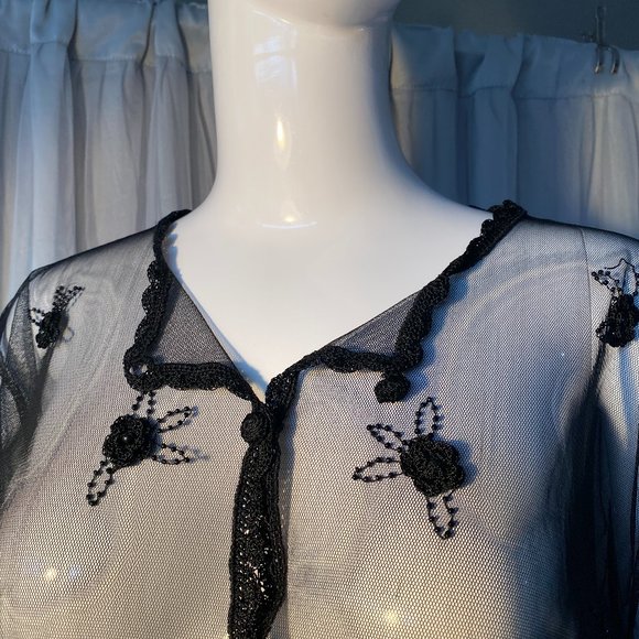 Lovely Vintage Embroidered/Beaded Top (SM) (VGUC) - Picture 4 of 11